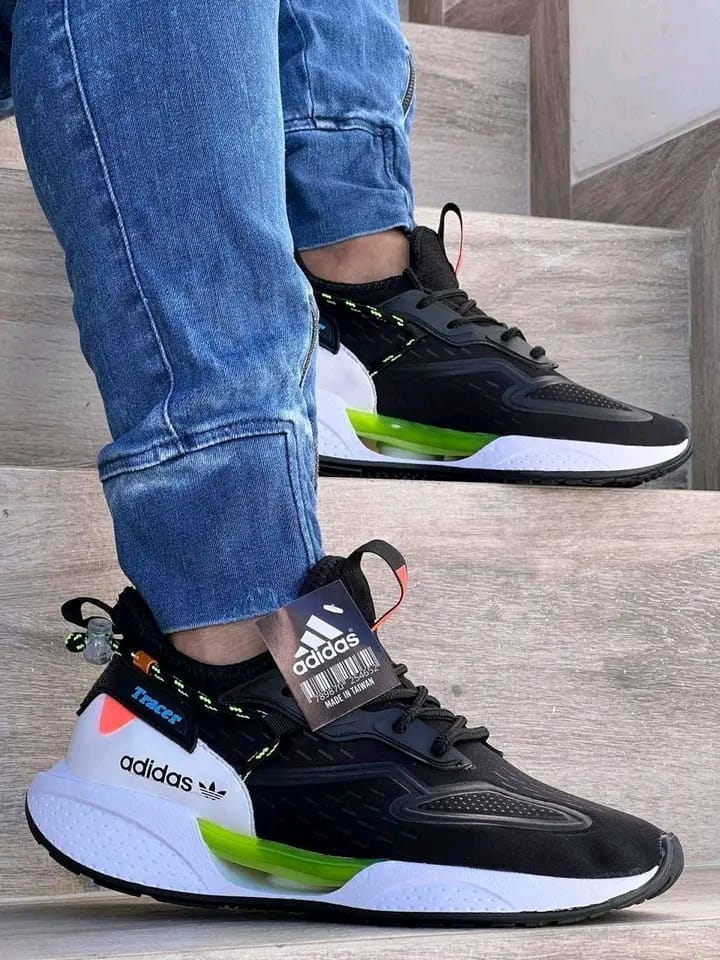 ADIDAS TRACER